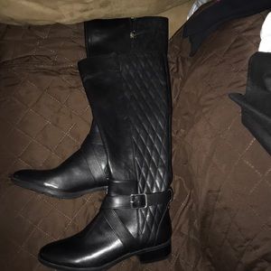 Brand new DKNY woman’s boots